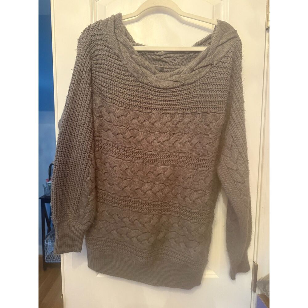 Venus Boatneck Oversized Sweater Size Medium in Great Used Condition